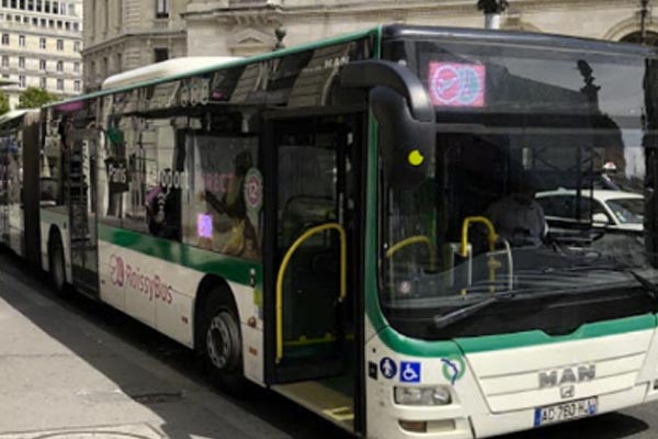 Åk buss i Paris