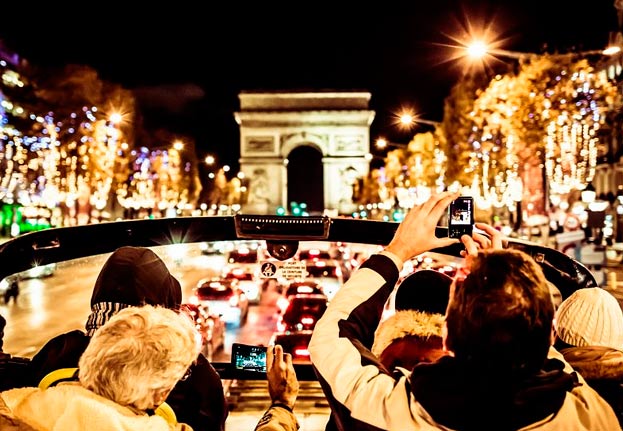 Busstur i Paris under jultid