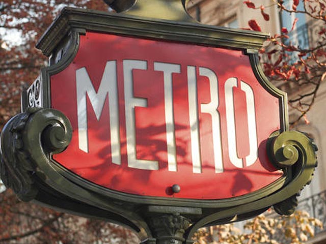Åk med Metro med Paris Visite
