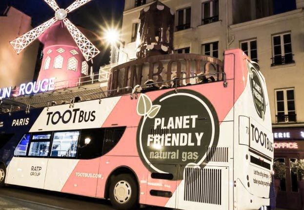 Hop on Hop off buss inklusive kvällstur med buss i Paris